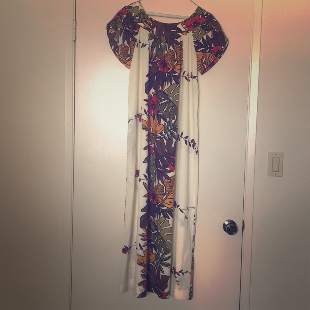 Authentic Hilo Hattie Hawaiian Muu Muu Dress